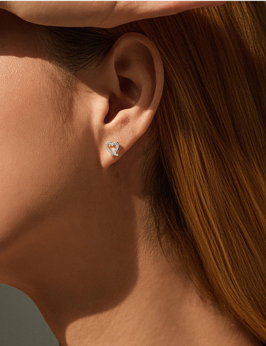 Cercei Moissanite D Color – Inima Asimetrica